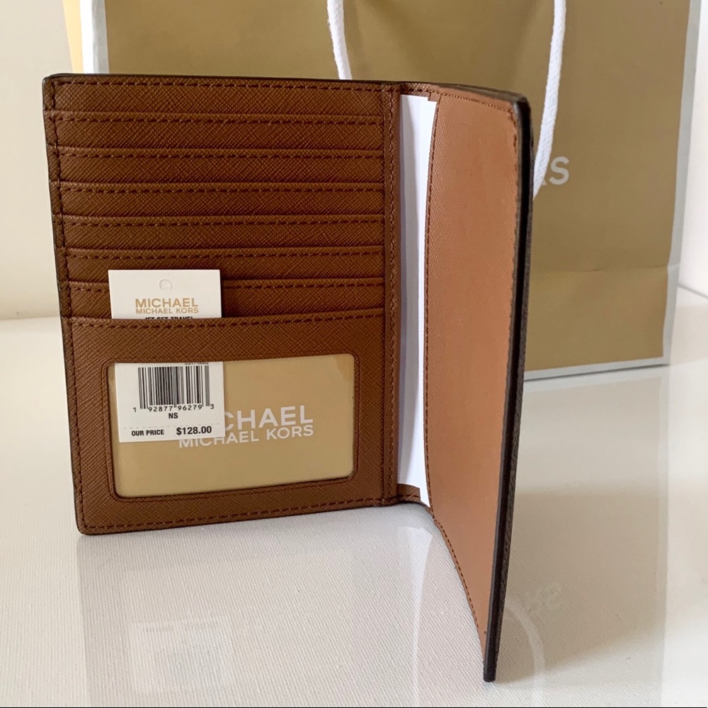 Michael Kors - Picture 3 of 5